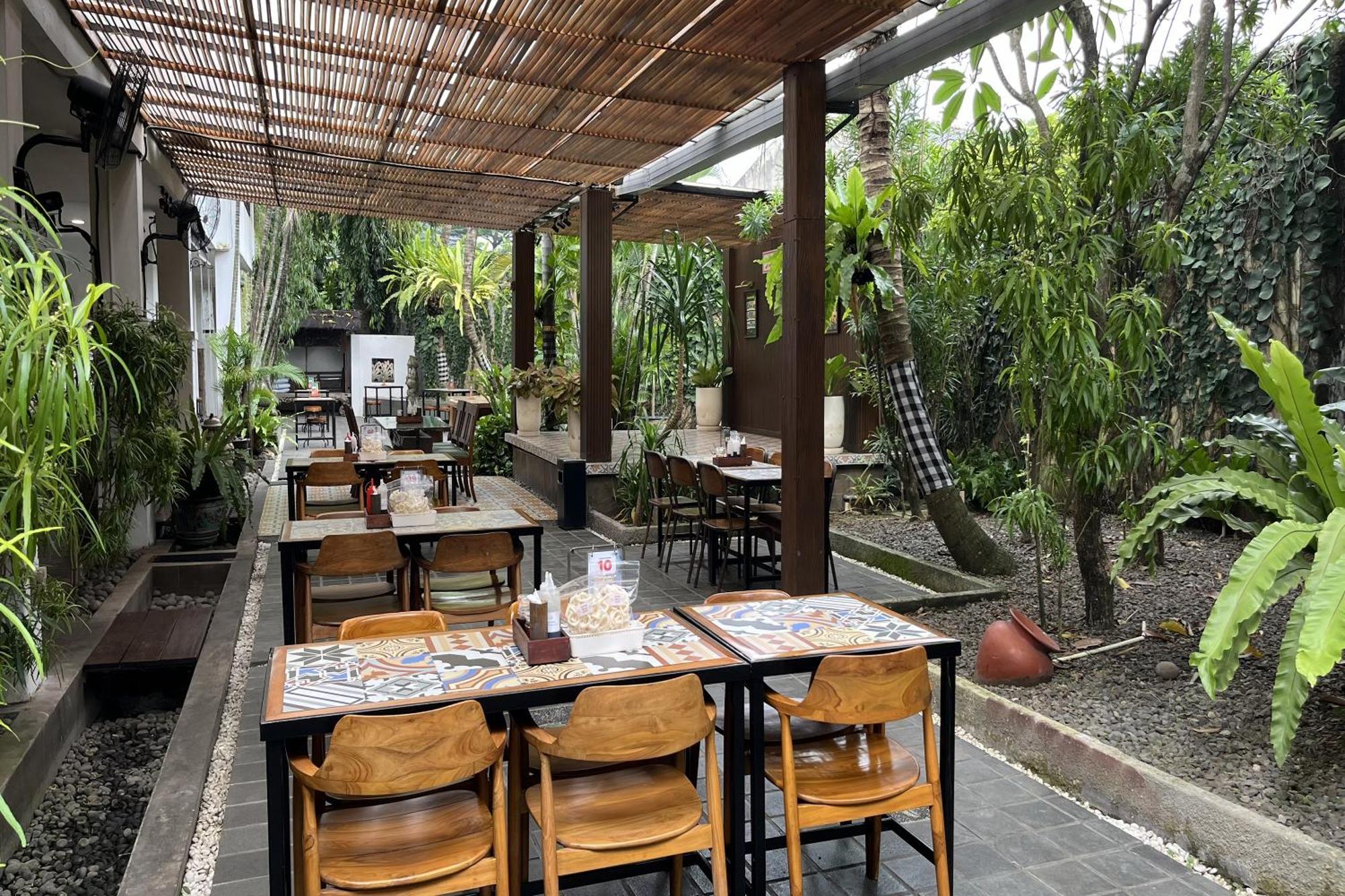 R Rumah tetamu Jakarta