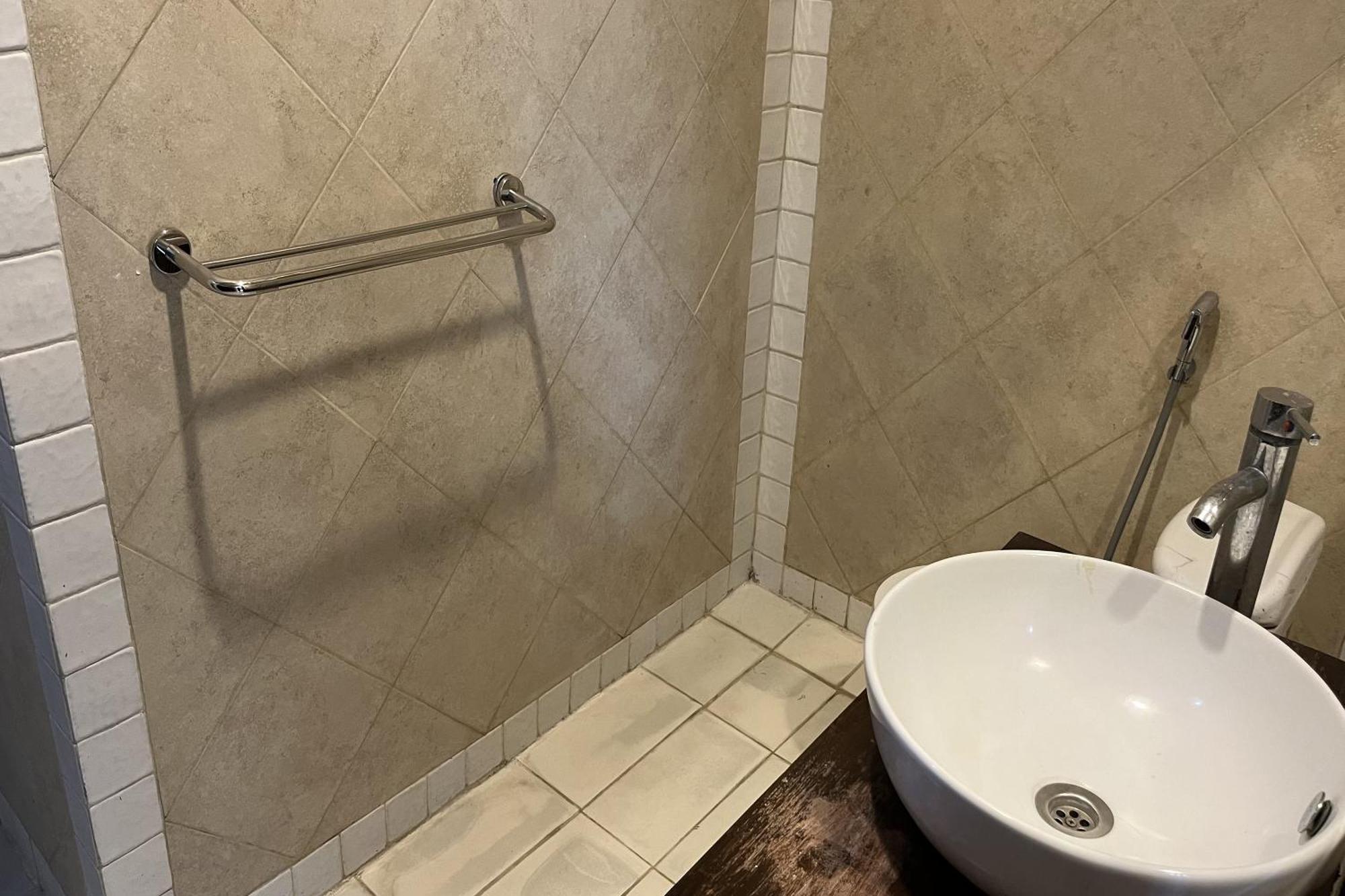 R Rumah tetamu 5*