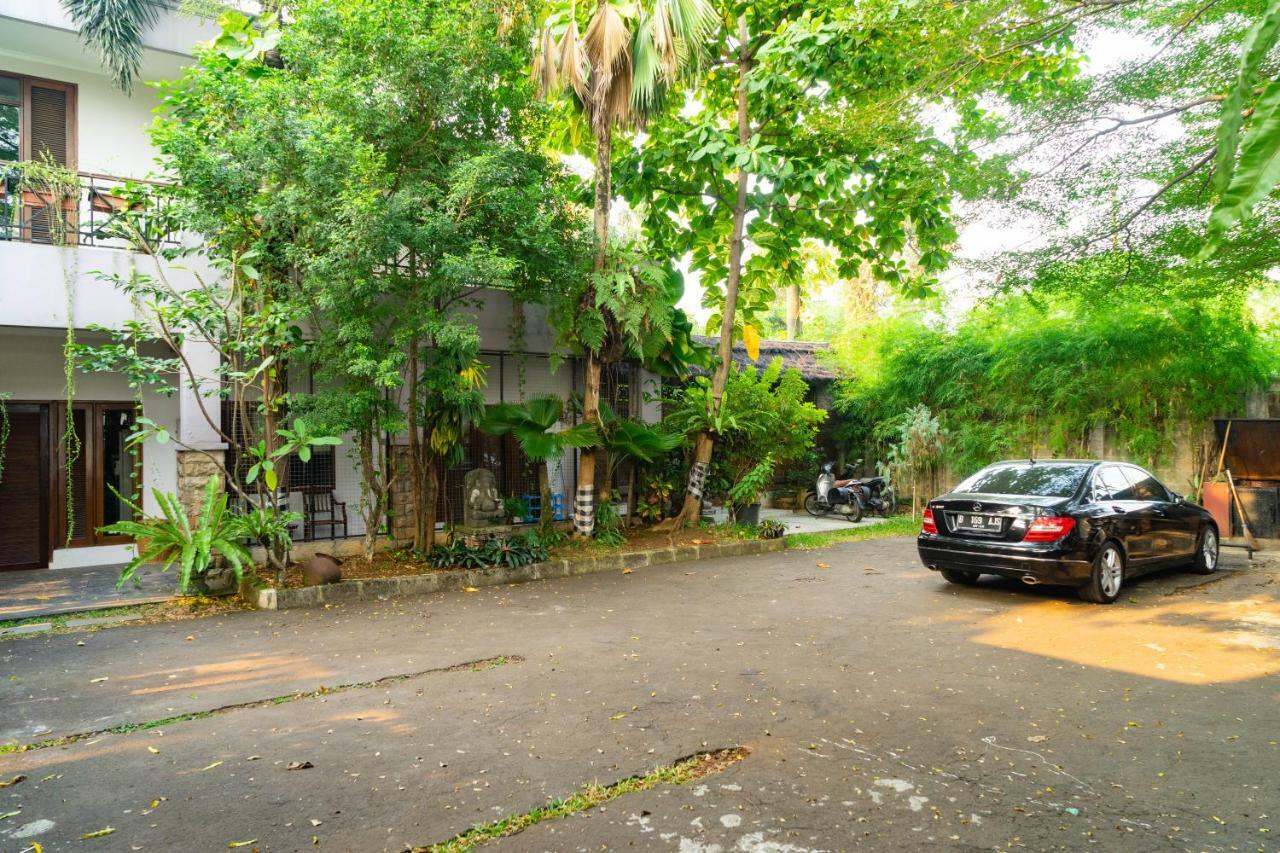 Rumah tetamu R
